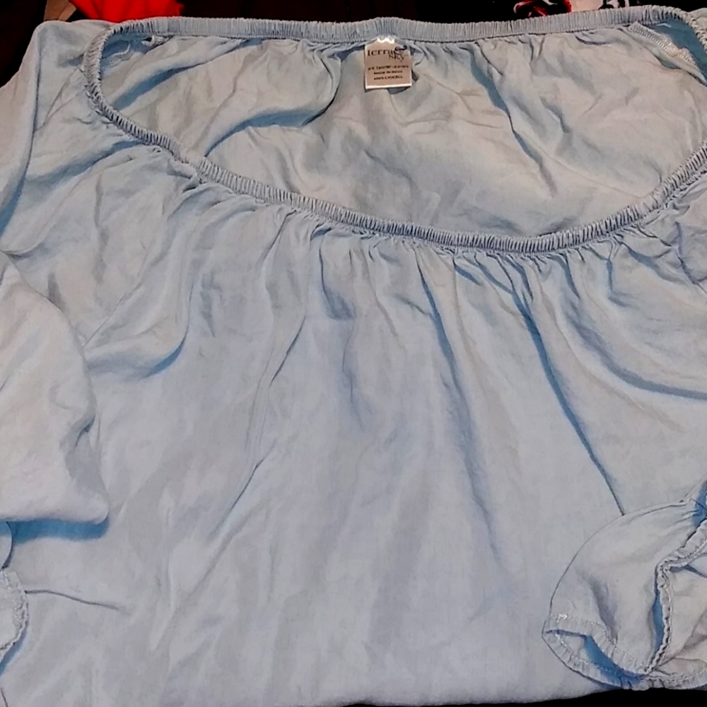 Woman's blouse